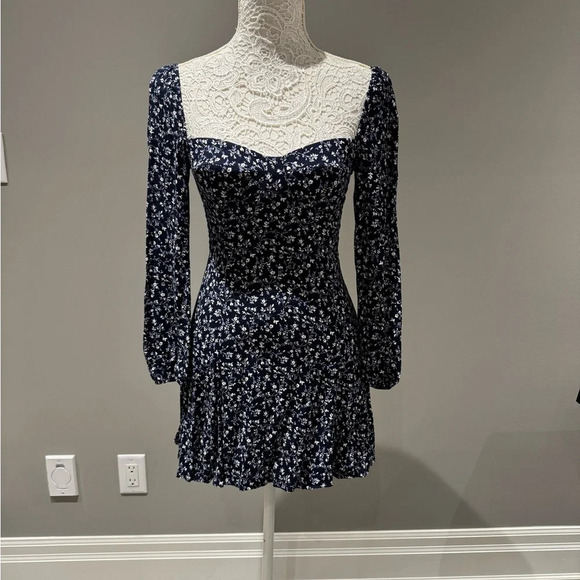 Reformation Mochi Dress Sz 2 - Picture 6 of 10